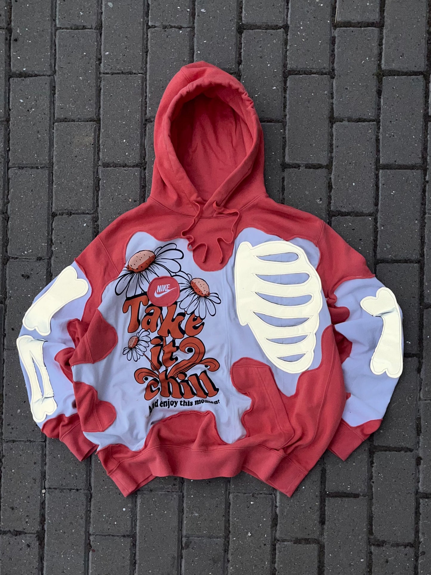 'TAKE IT CHILL' REFLECTIVE HOODIE (L)
