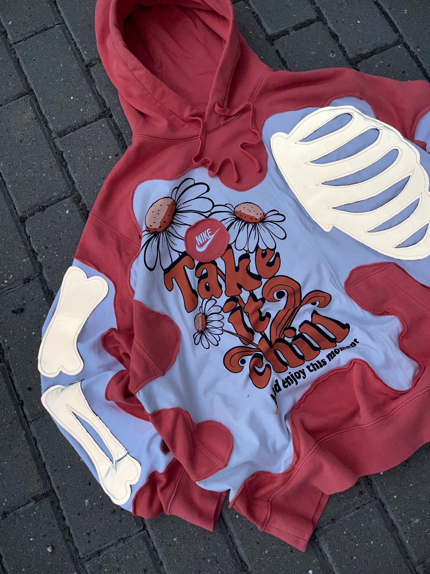 'TAKE IT CHILL' REFLECTIVE HOODIE (L)