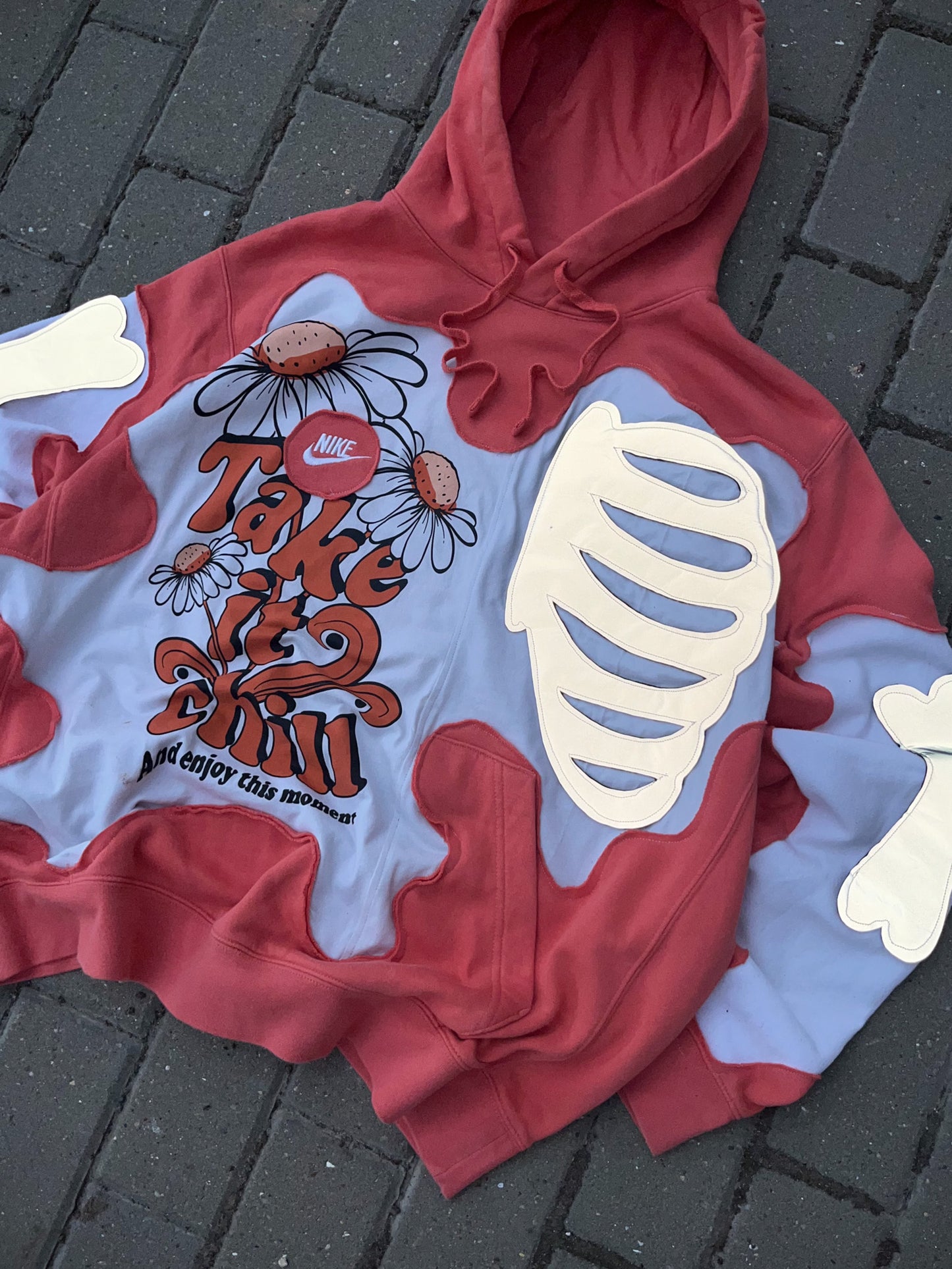 'TAKE IT CHILL' REFLECTIVE HOODIE (L)