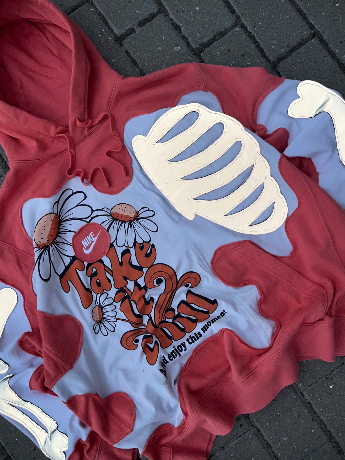 'TAKE IT CHILL' REFLECTIVE HOODIE (L)