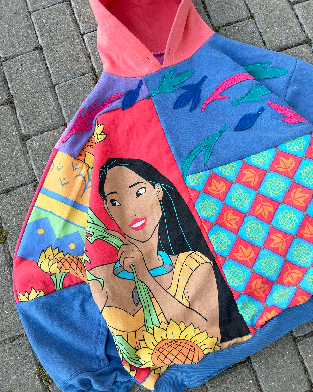 'COLORS OF THE WIND' PATCHWORK HOODIE (L)