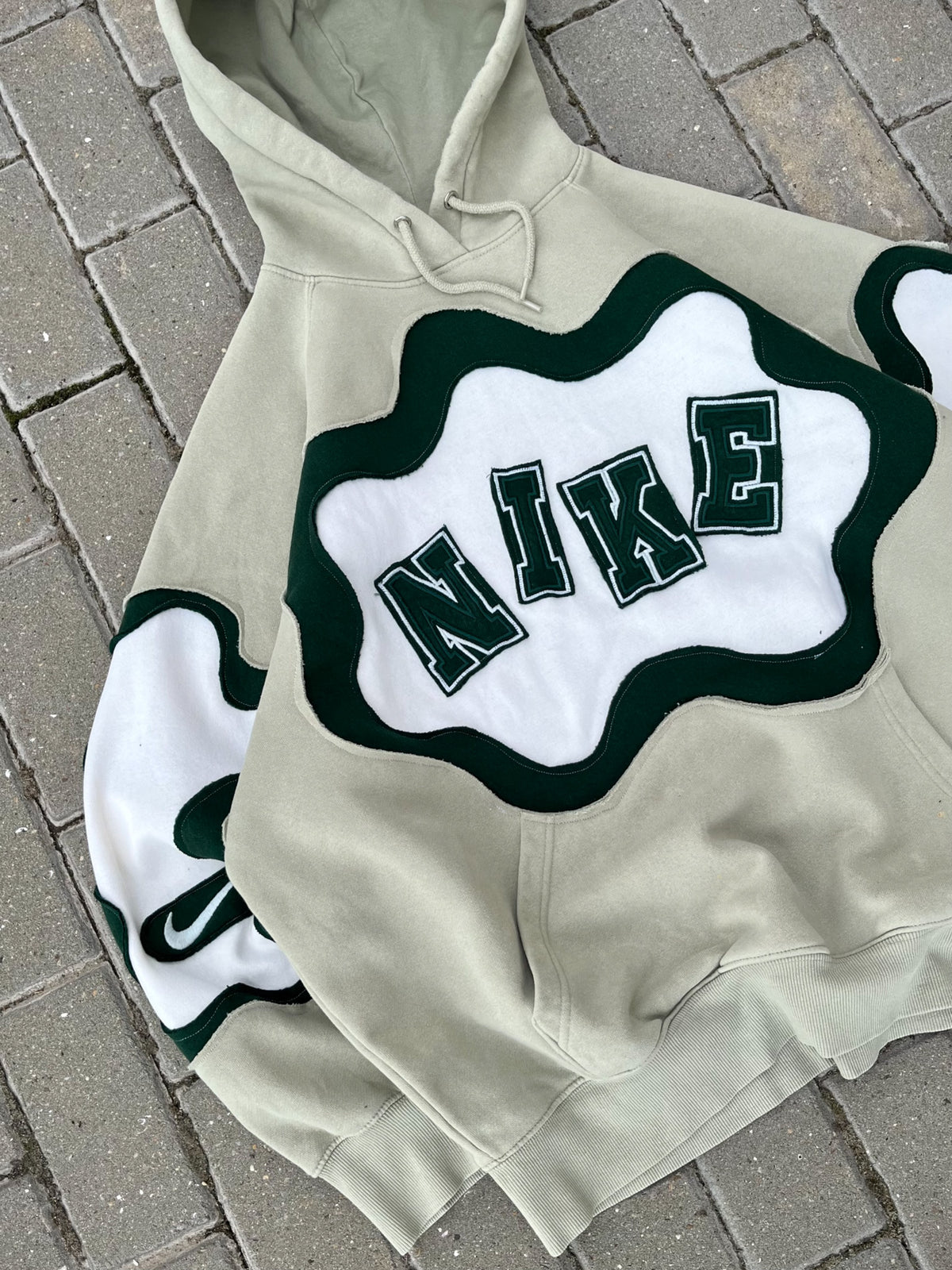 'SPLASH' HOODIE (XL)