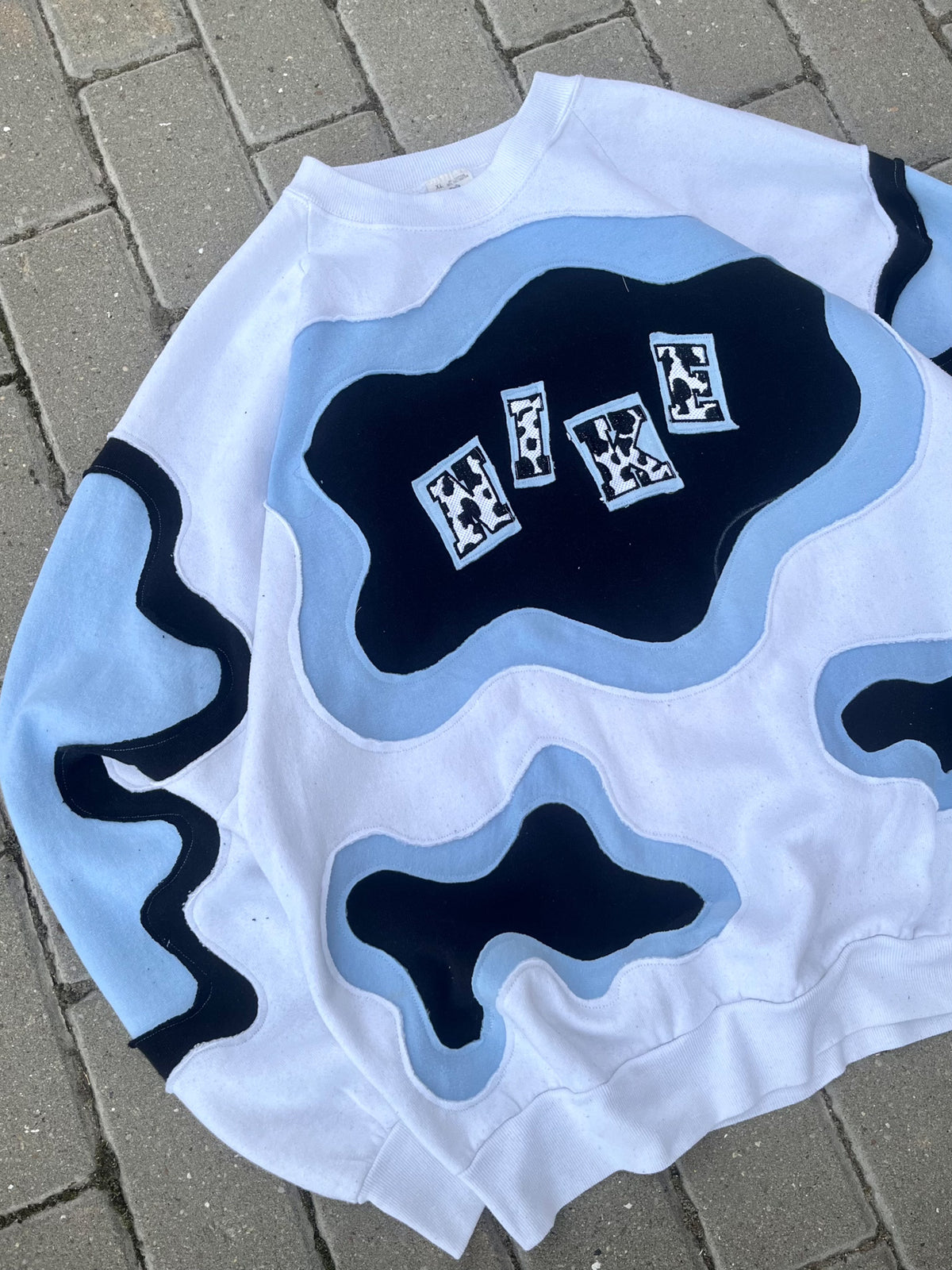 'SPLASH' SWEATSHIRT (L)
