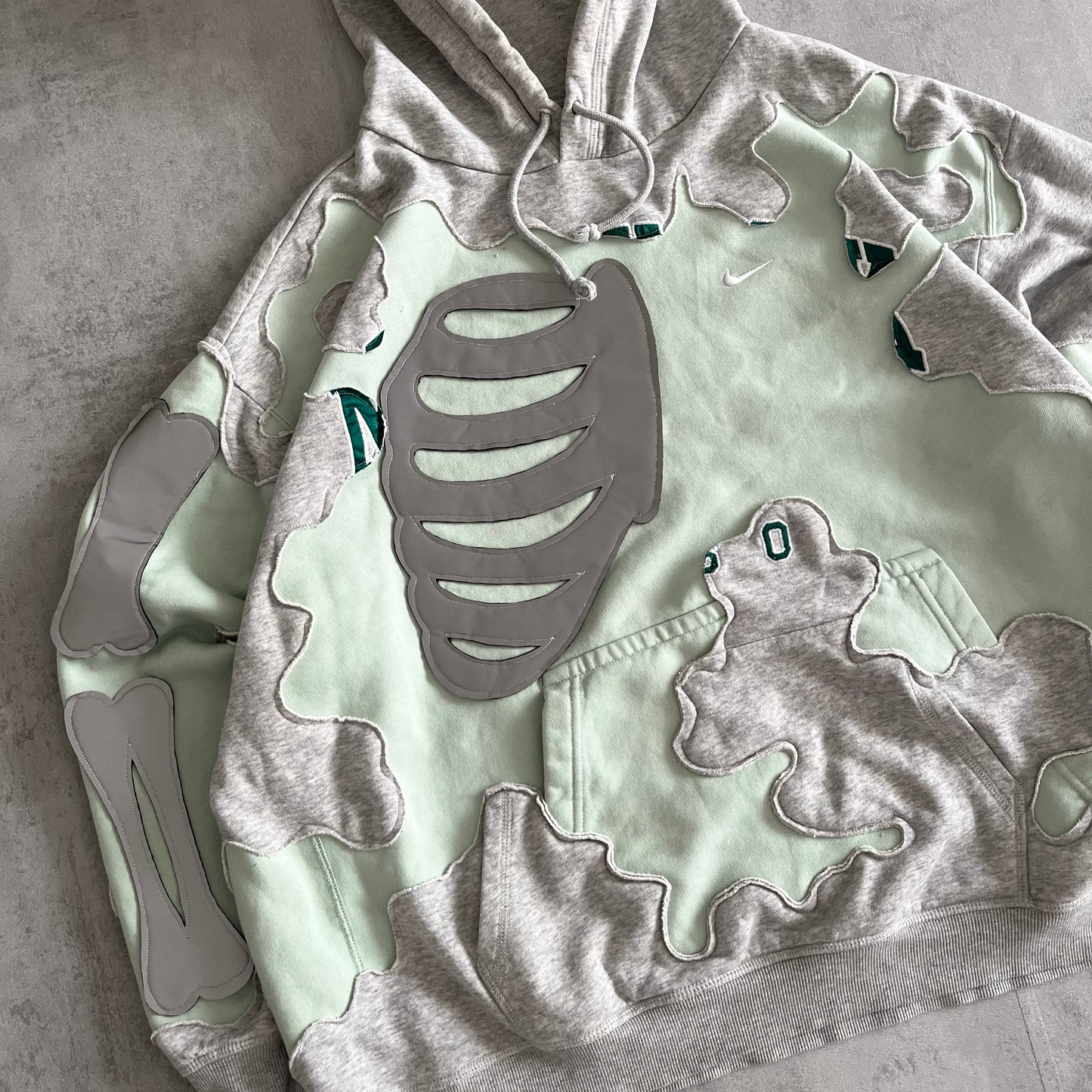 'BONES' REFLECTIVE HOODIE (L)