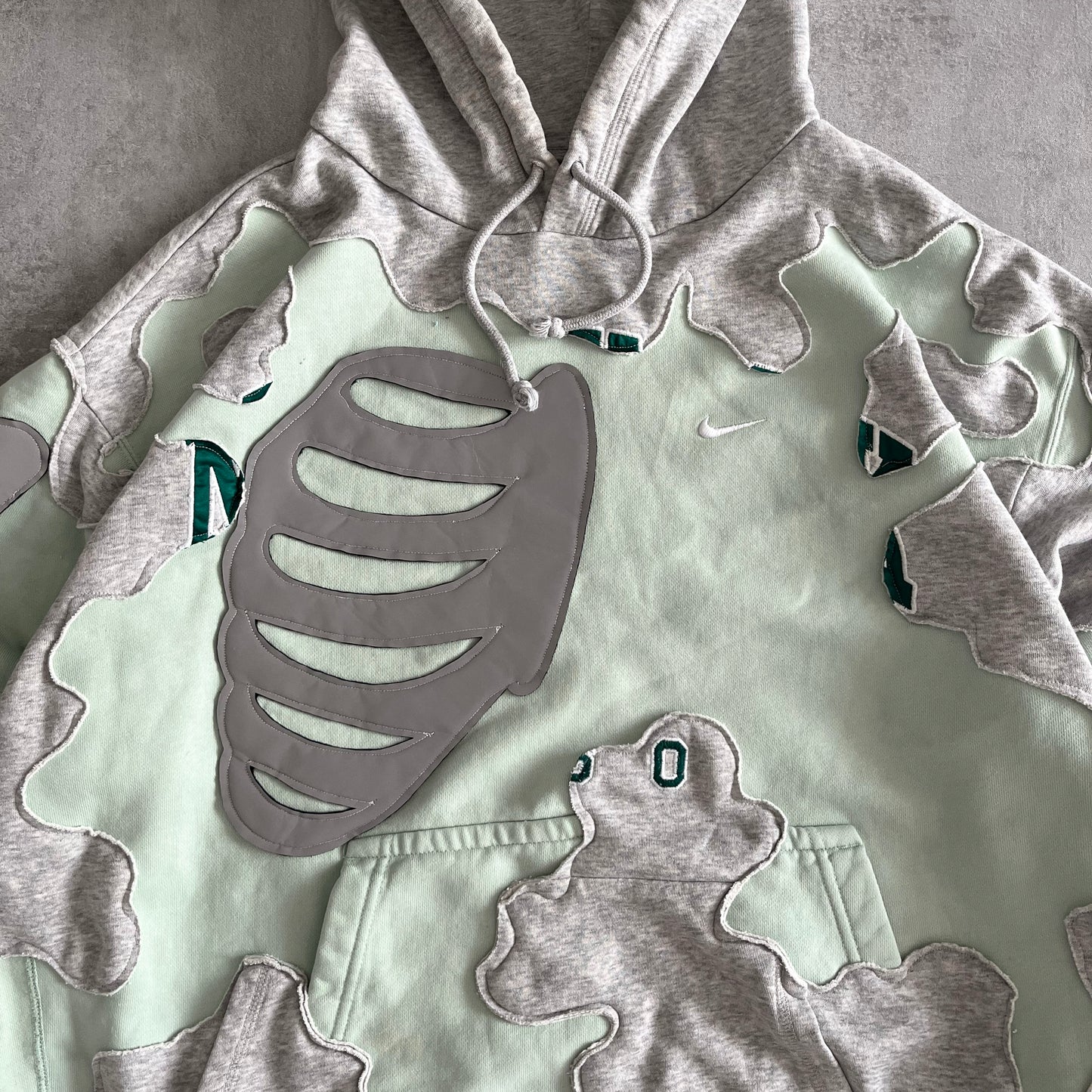 'BONES' REFLECTIVE HOODIE (L)