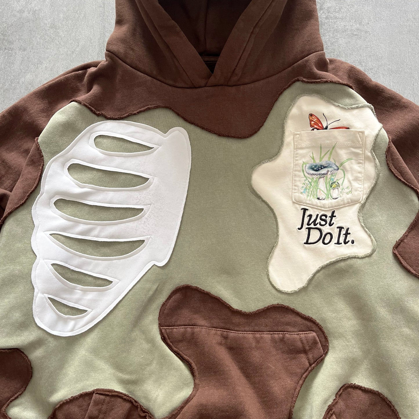 'BONES' HOODIE (w M)