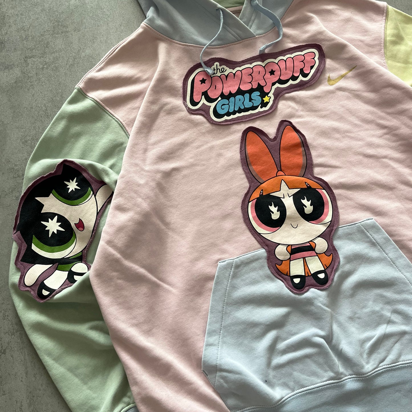'POWER PUFF GIRLS' HOODIE (L)