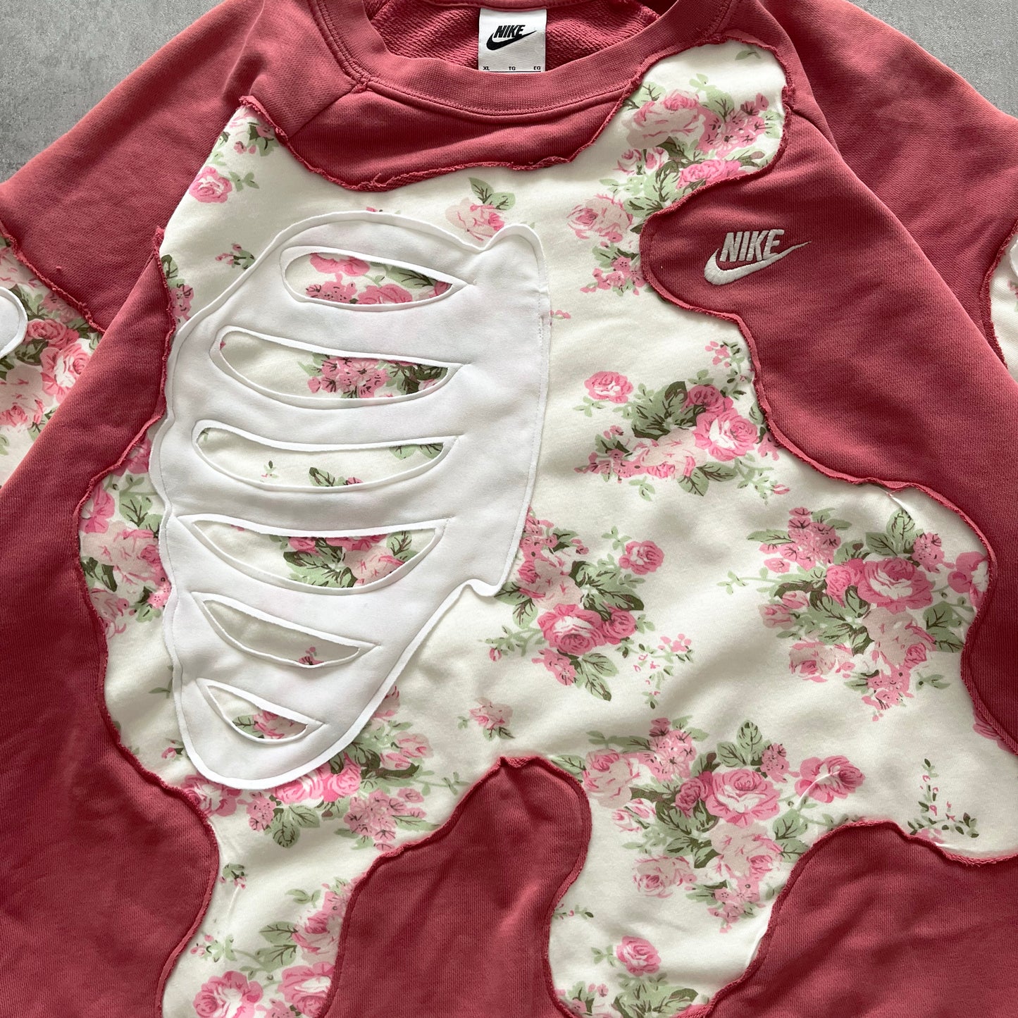 'FLORAL BONES' SWEATSHIRT (w XL)