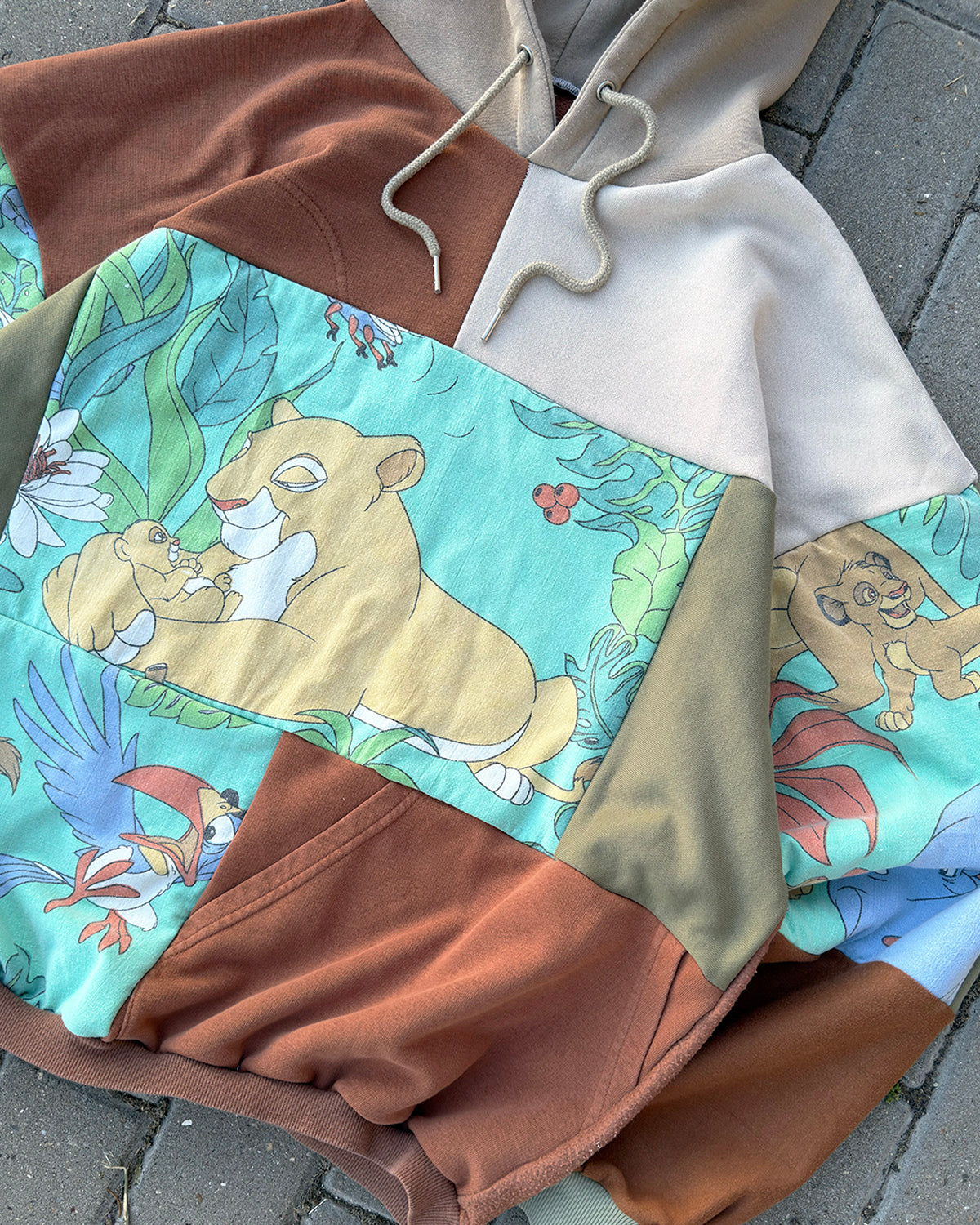 'HAKUNA MATATA' PATCHWORK HOODIE (L)