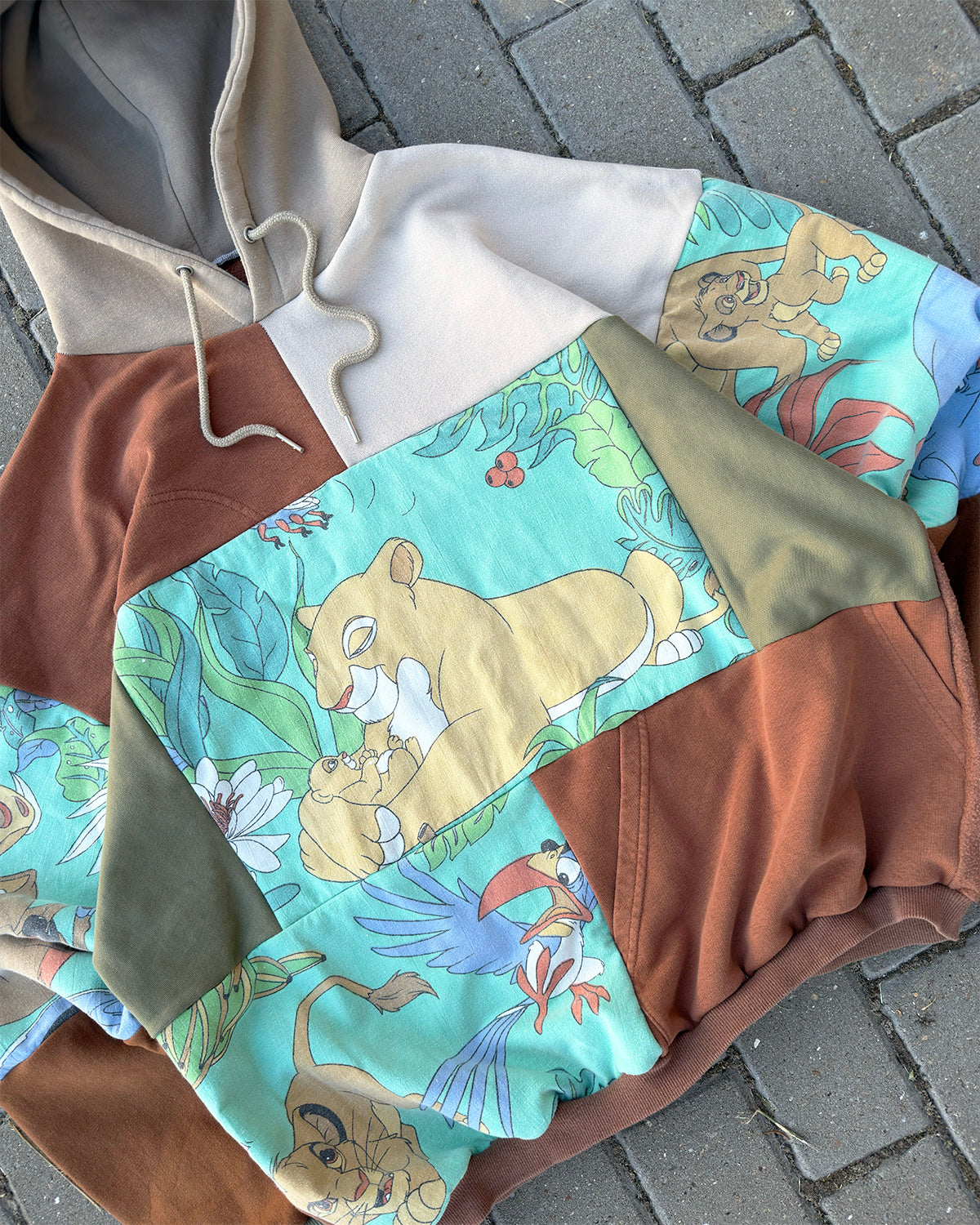 'HAKUNA MATATA' PATCHWORK HOODIE (L)