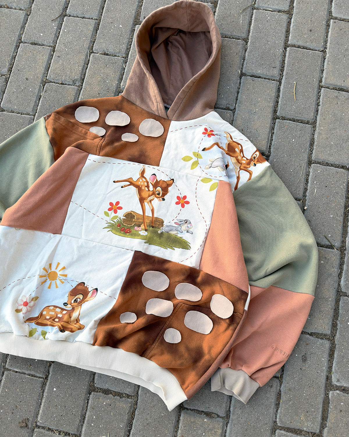 'ONCE UPON A FOREST' PATCHOWRK HOODIE (M)