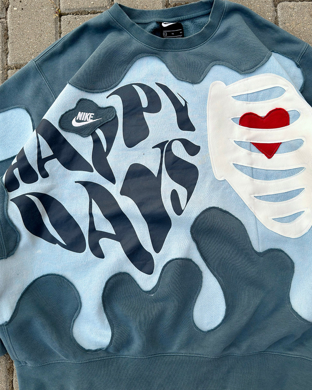 'HAPPY DAYS' SWEATSHIRT (XL)