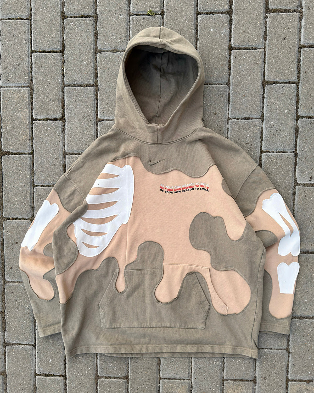 'BE YOUR OWN REASON TO SMILE' HOODIE (L)