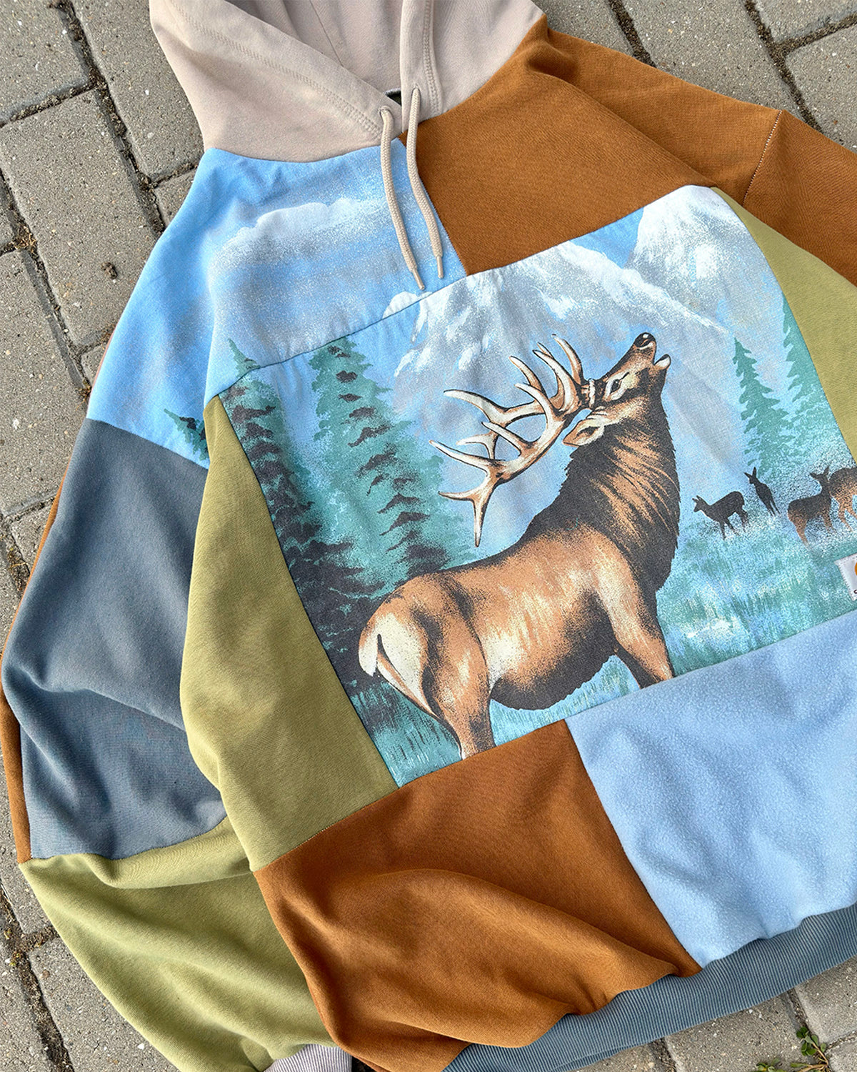 'NATURE' REWORKED HOODIE (XXL)