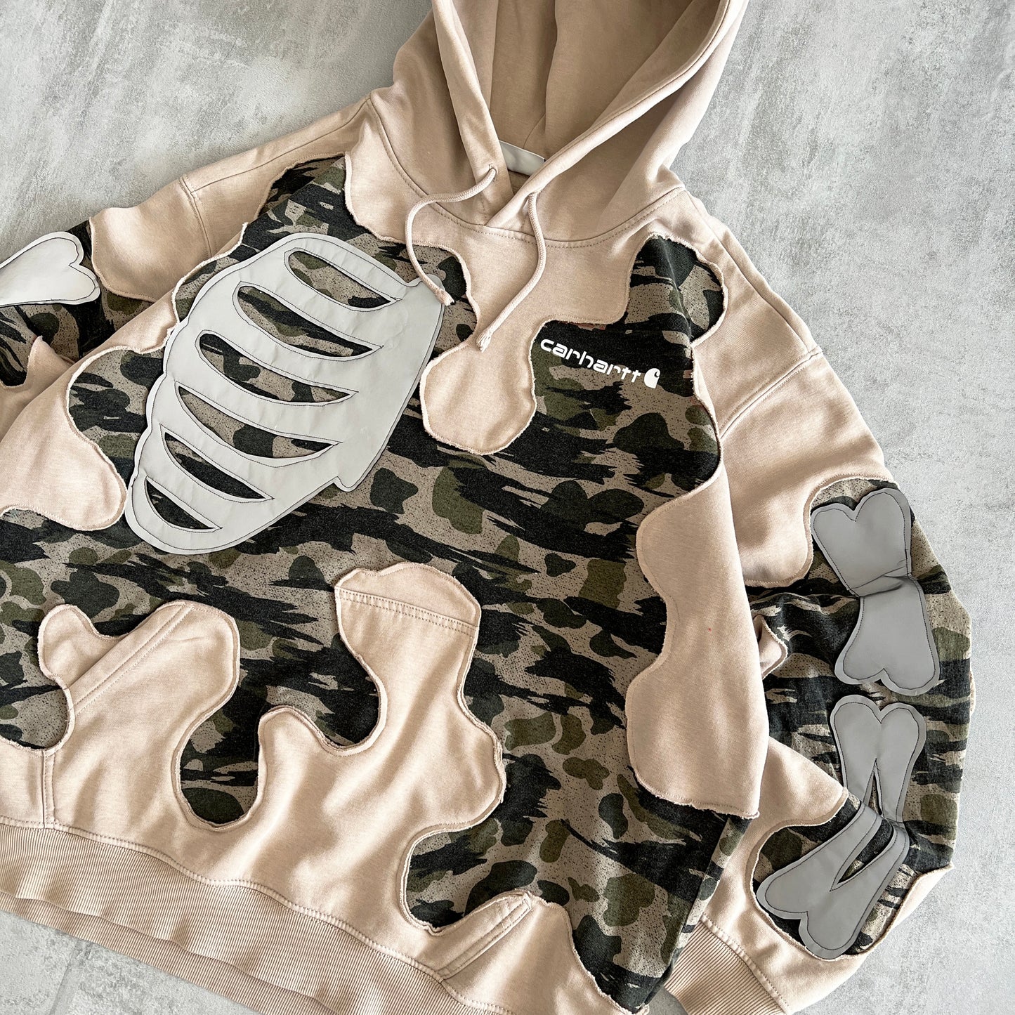 'BONES' REFLECTIVE HOODIE (L)