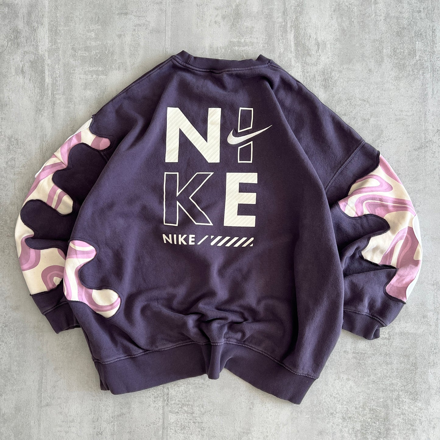 'BONES' SWEATSHIRT (w XL)