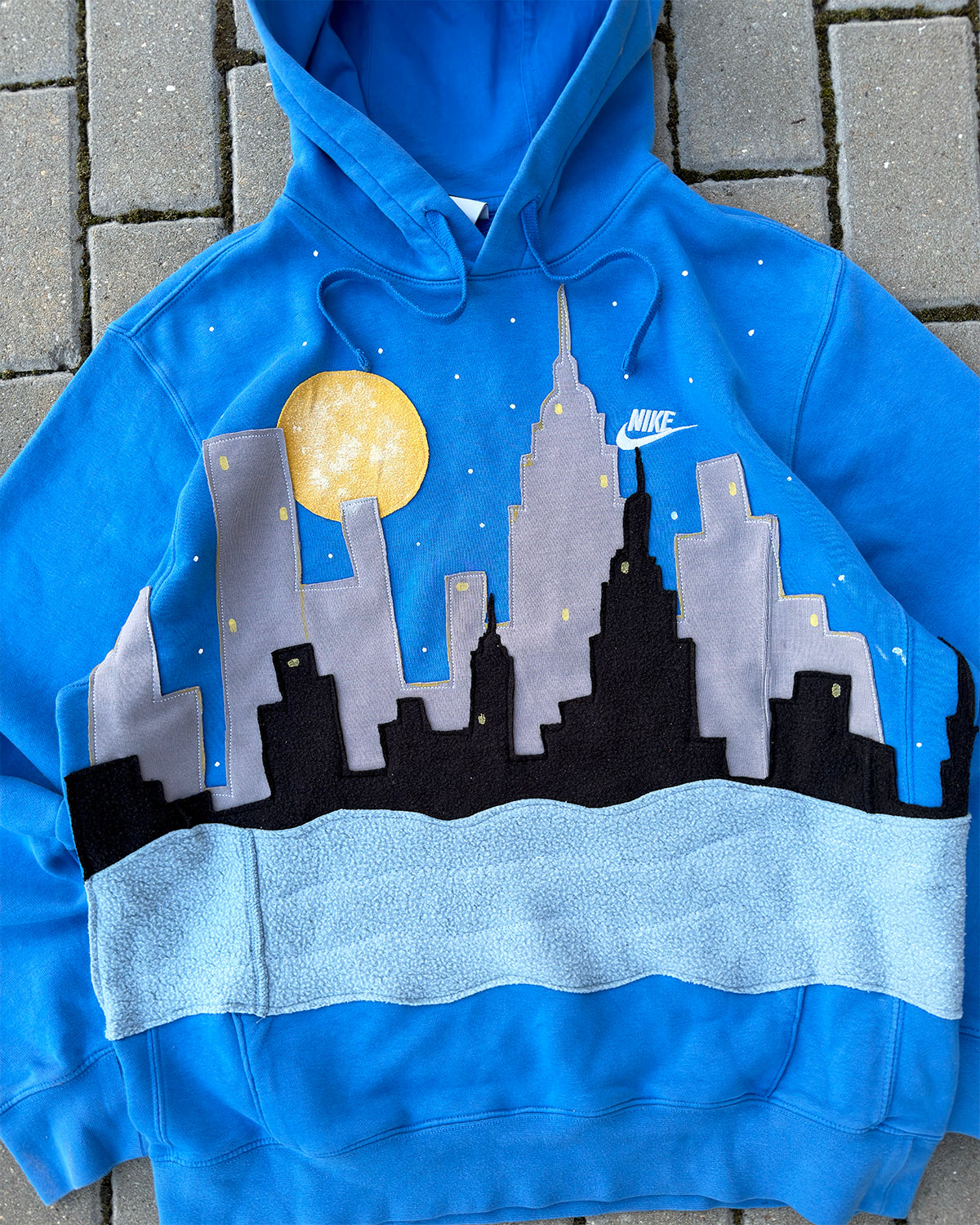 'SKYLINE' HOODIE (M)