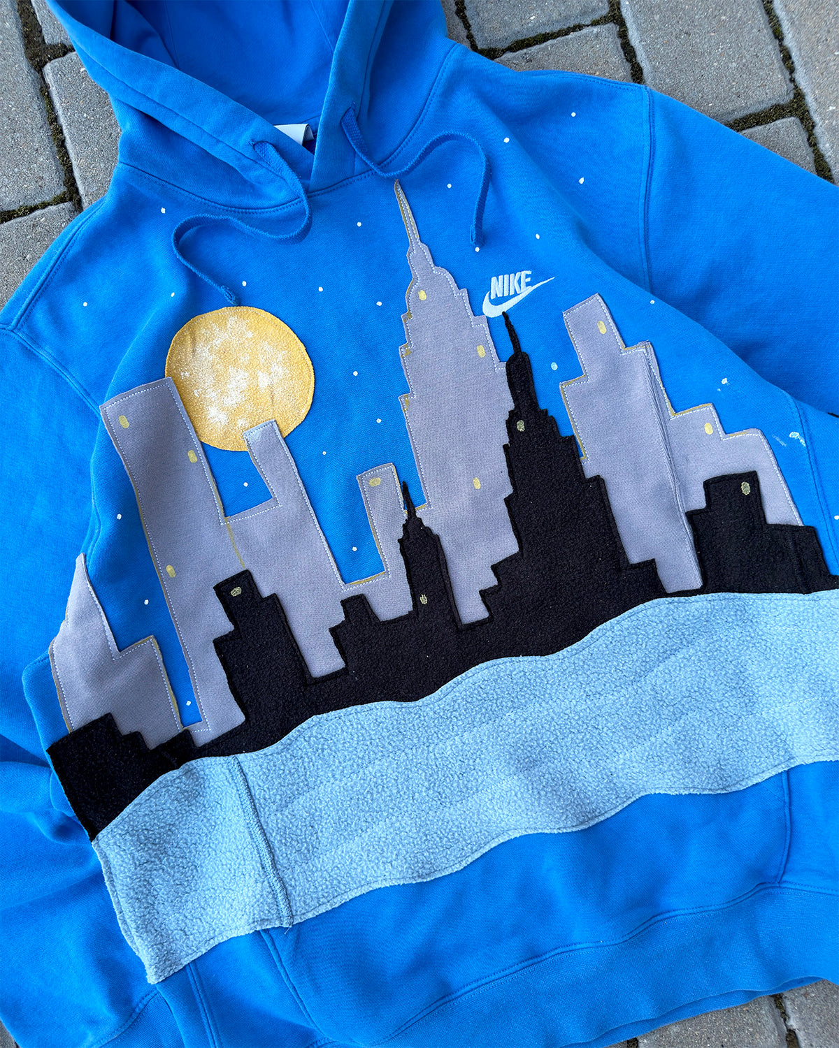 'SKYLINE' HOODIE (M)