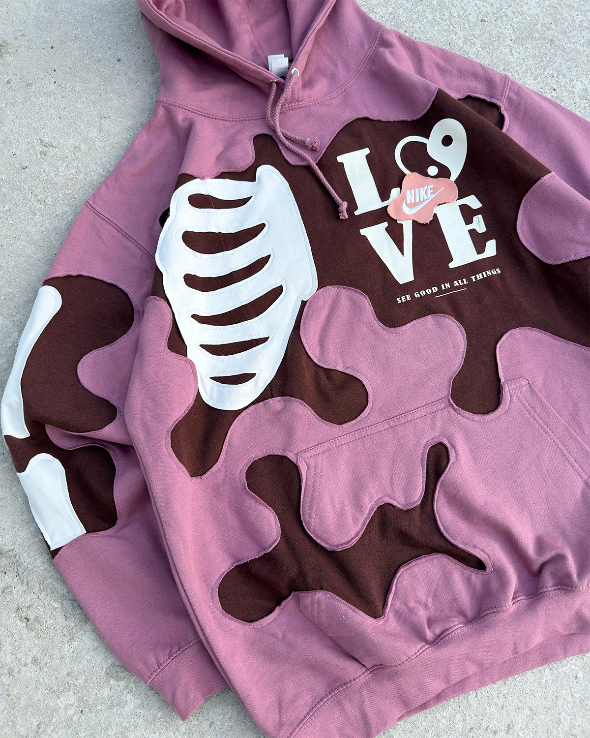 'SEE GOOD IN ALL THINGS' HOODIE (XL)