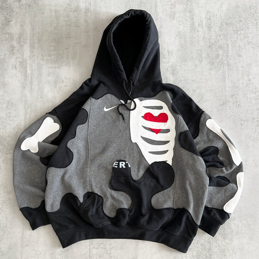 'HEART & BONES' HOODIE (XL)