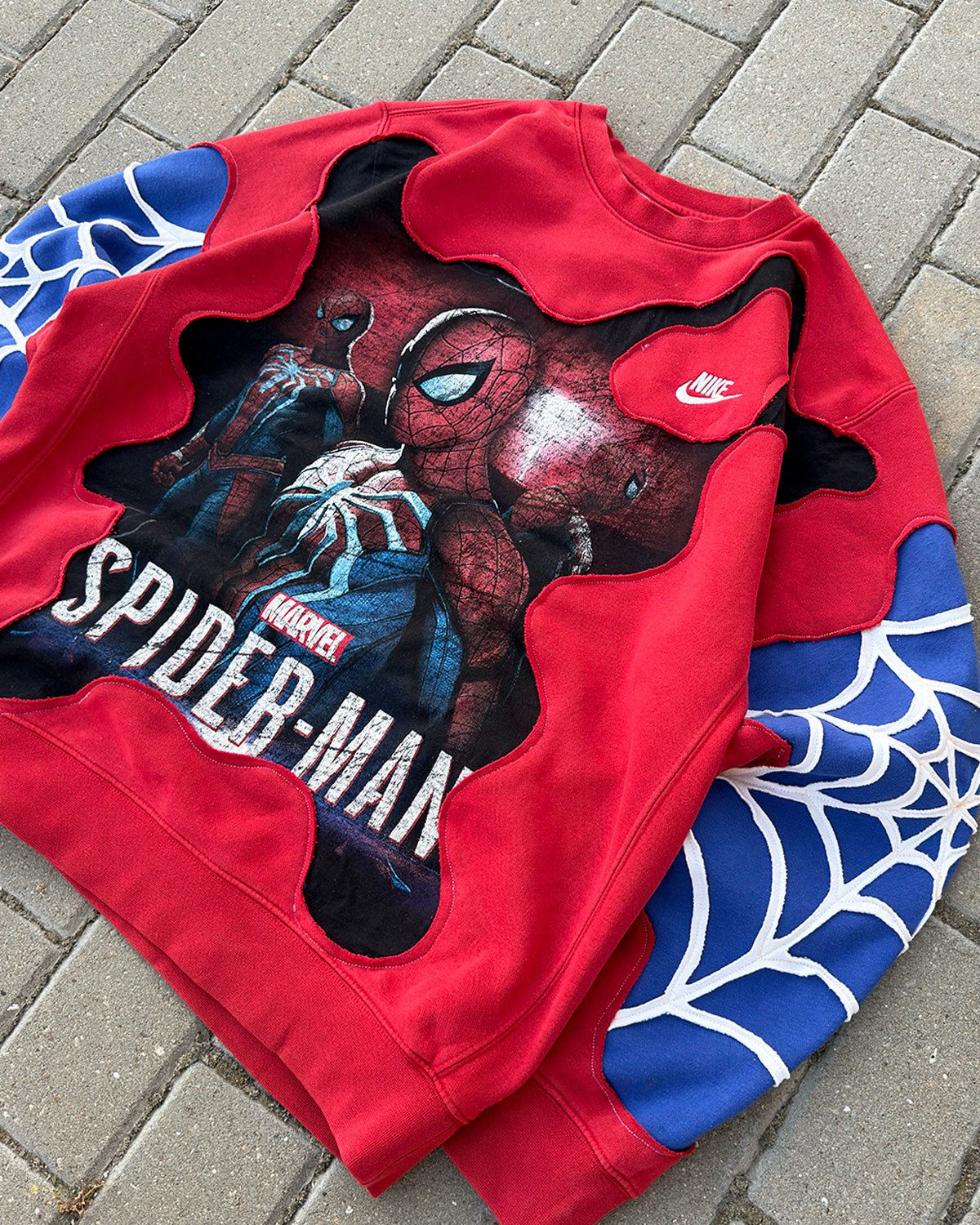 'SPIDER' SWEATSHIRT (M)