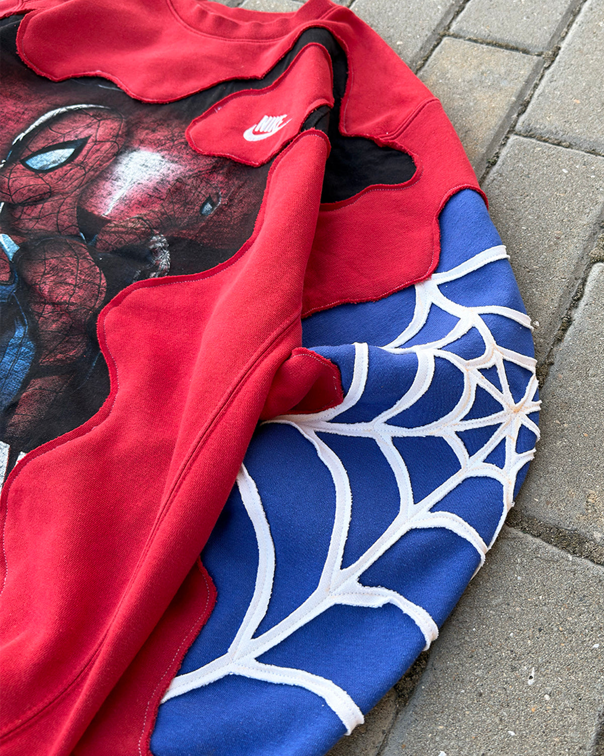 'SPIDER' SWEATSHIRT (M)