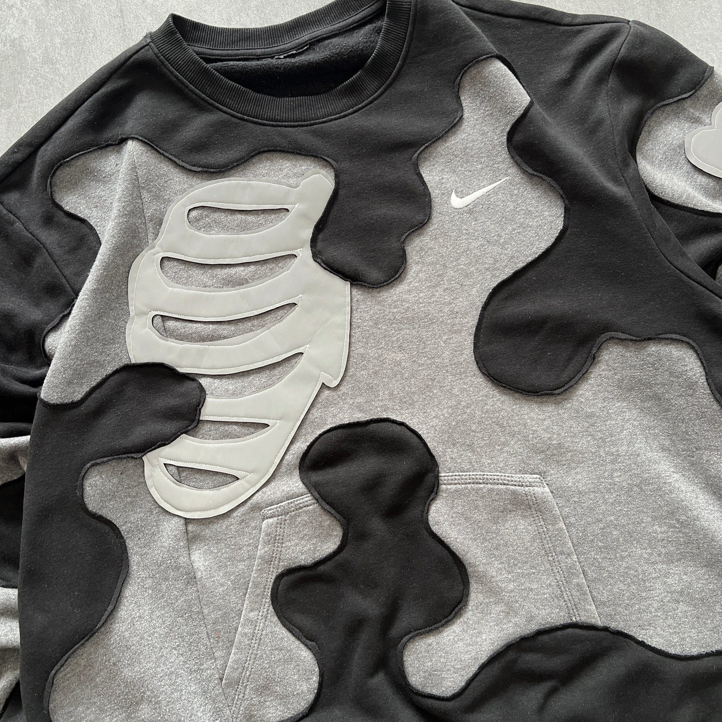 'BONES' REFLECTIVE SWEATSHIRT (L)