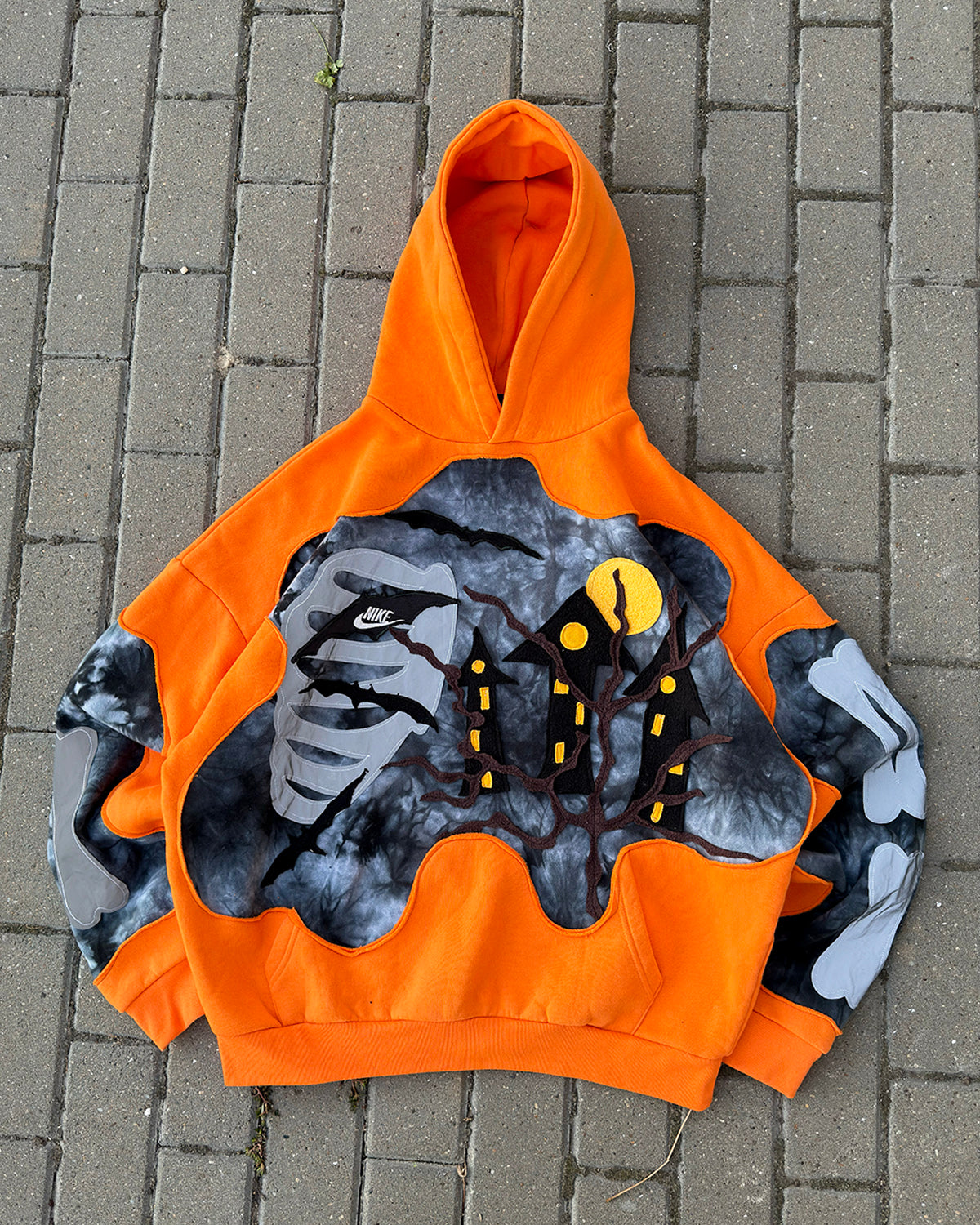 'SPOOKY' REFLECTIVE HOODIE (L, XL)