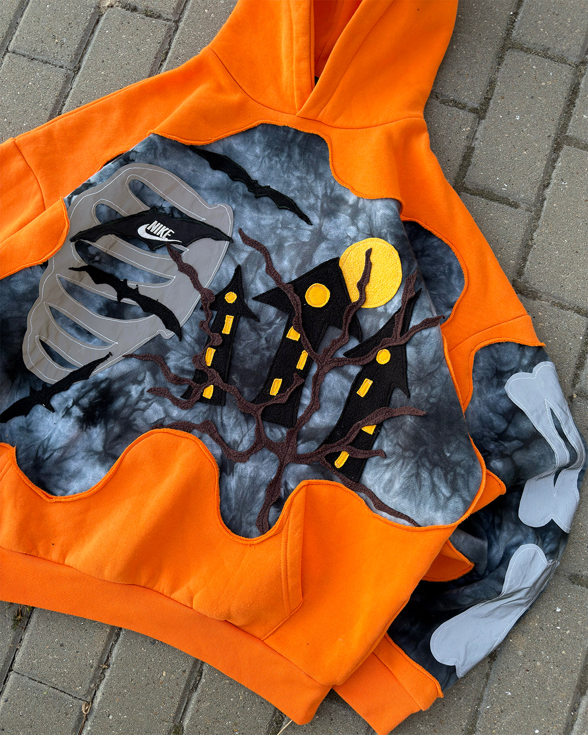 'SPOOKY' REFLECTIVE HOODIE (L, XL)