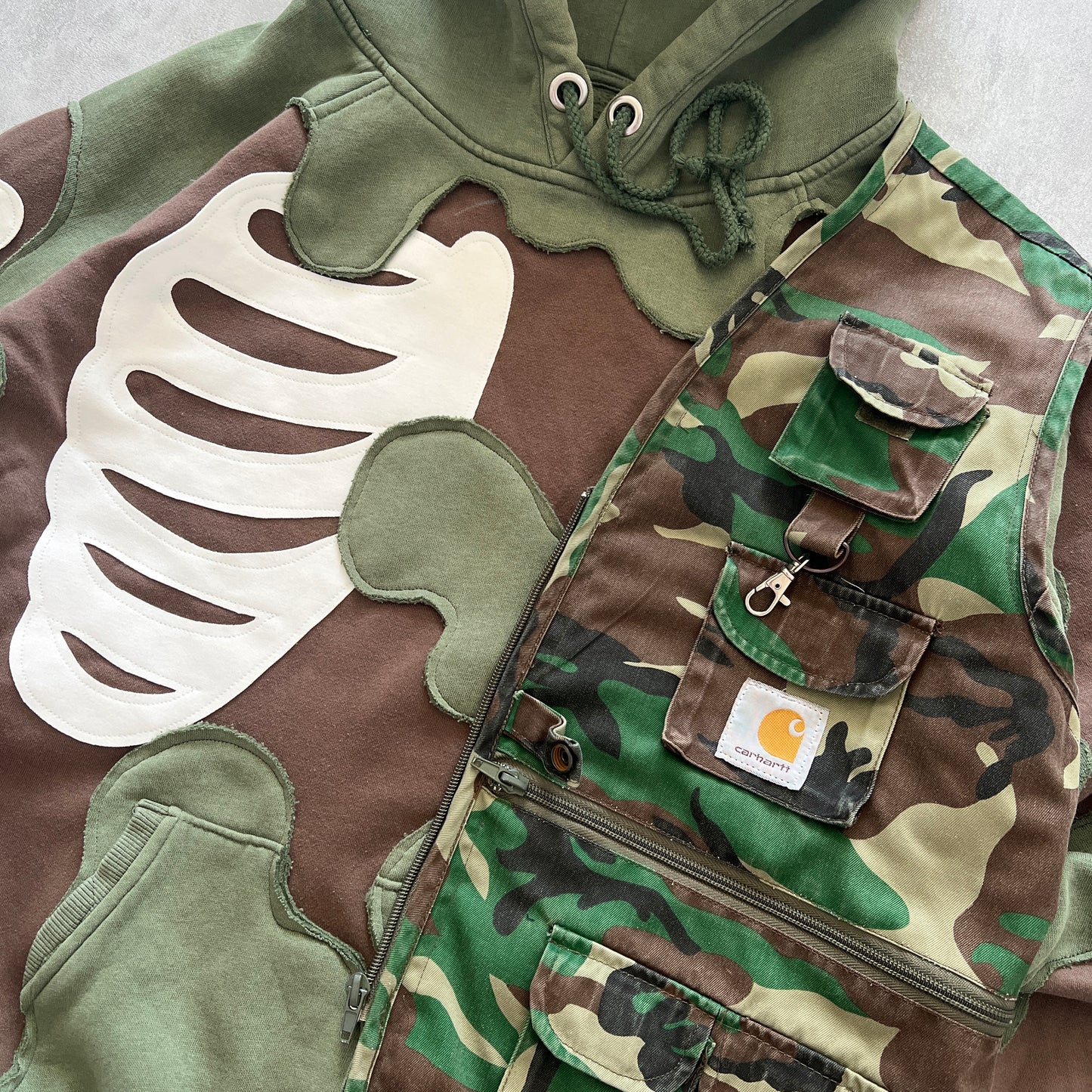 'CAMO BONES' HOODIE (M)