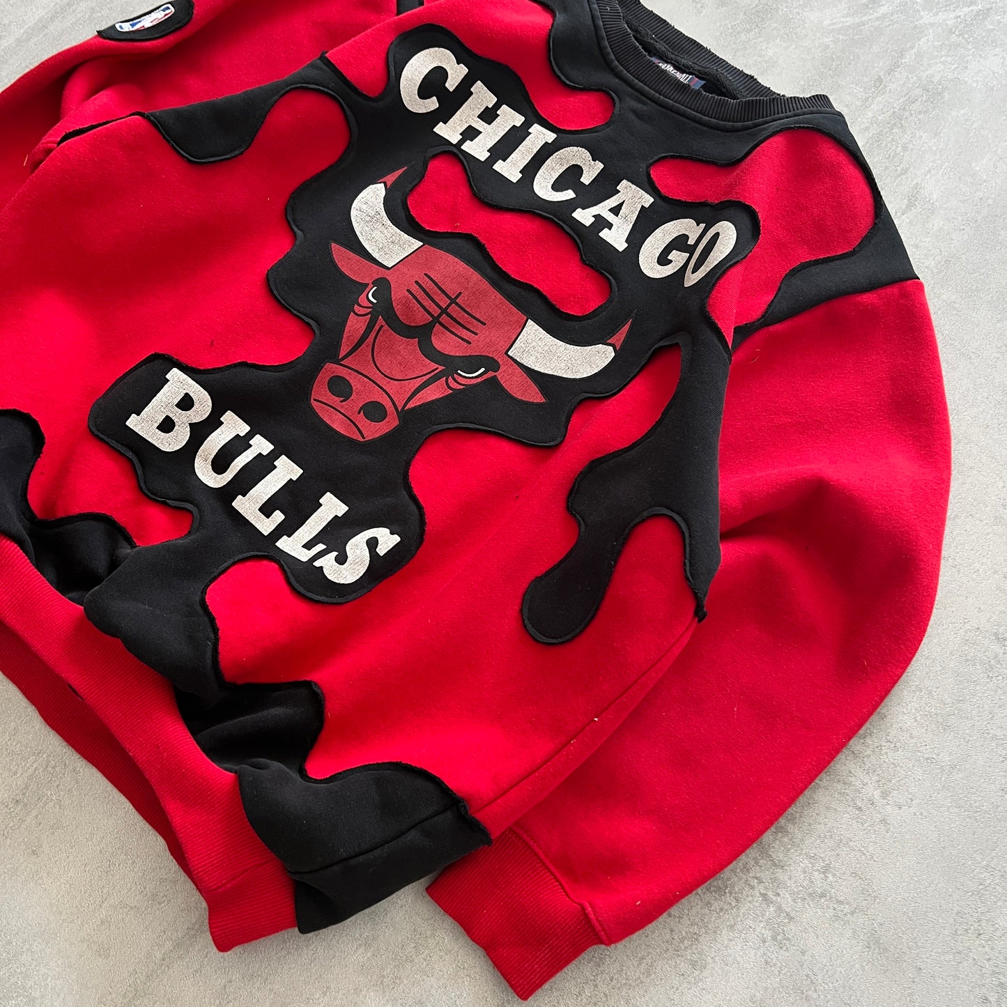 'BULLS' DISTRESSED VINTAGE SWEATSHIRT (w S)