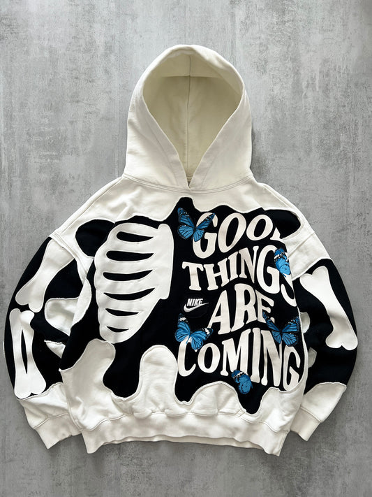 'GOOD THINGS ARE COMING' HOODIE (L)