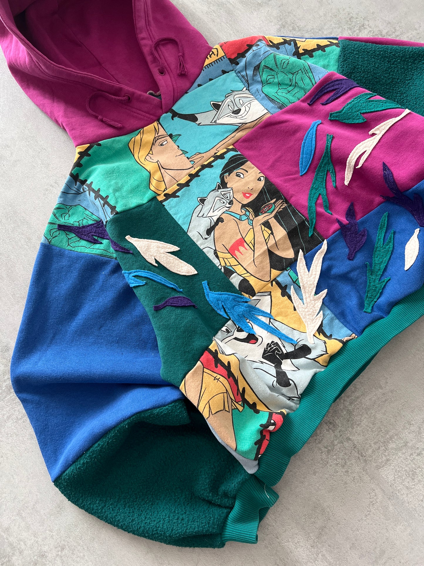 'COLORS OF THE WIND' PATCHWORK CROPPED HOODIE (w M)