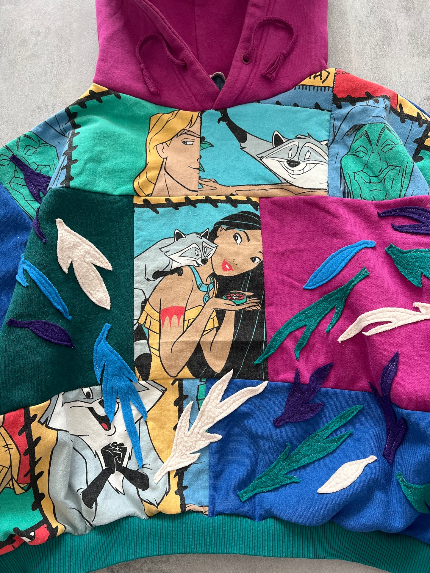 'COLORS OF THE WIND' PATCHWORK CROPPED HOODIE (w M)