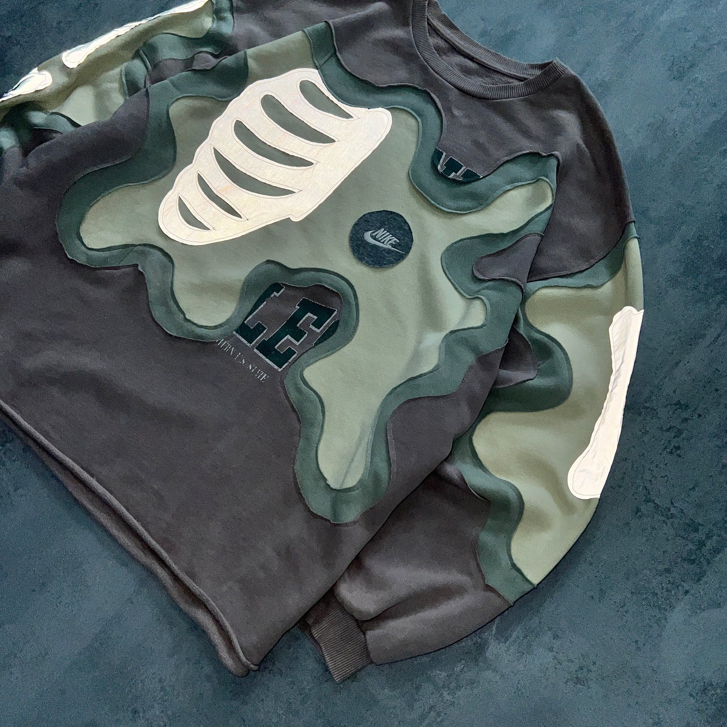 'BONES' REFLECTIVE SWEATSHIRT (XL)