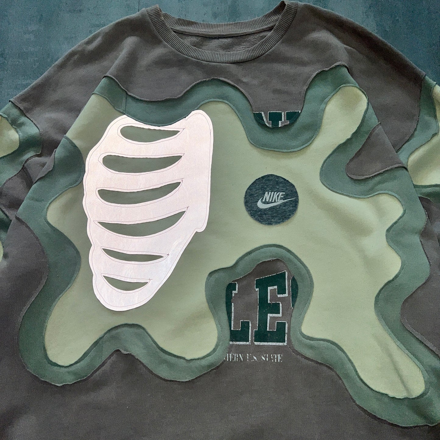 'BONES' REFLECTIVE SWEATSHIRT (XL)
