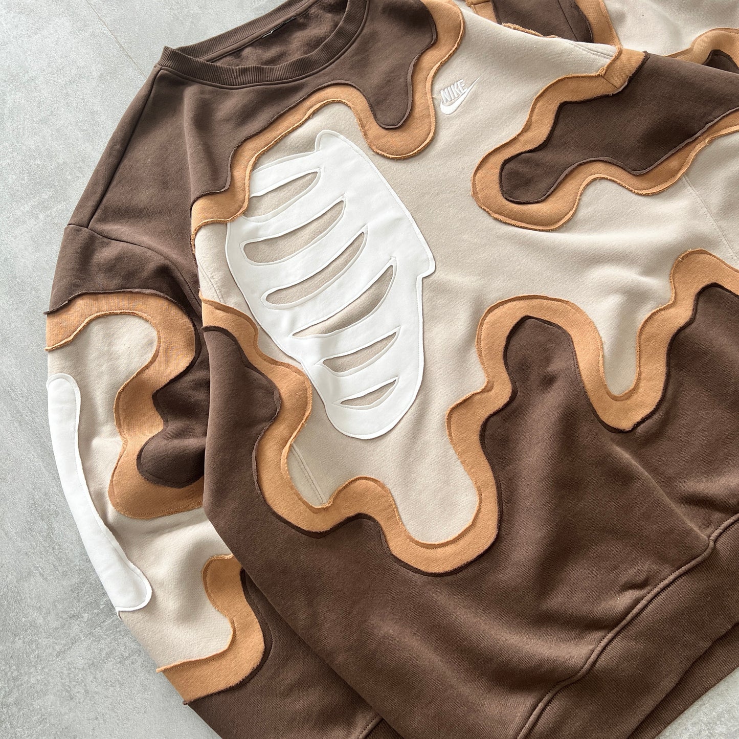 'BONES' SWEATSHIRT (XL)