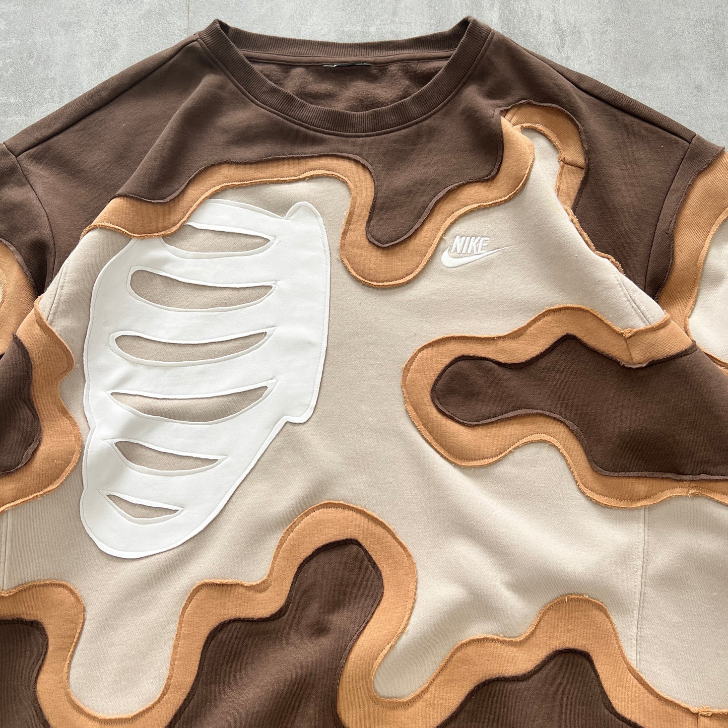 'BONES' SWEATSHIRT (XL)