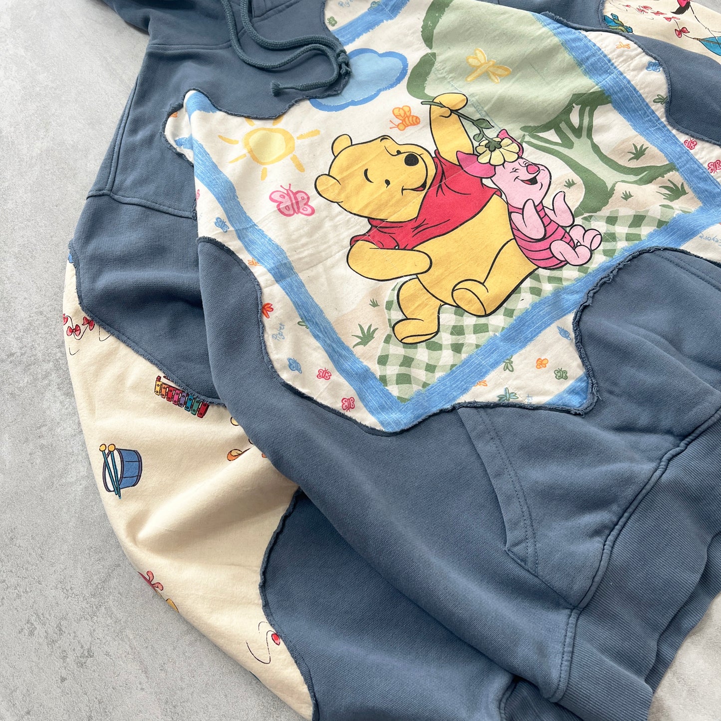 'FRIENDS FOREVER' HOODIE (L)