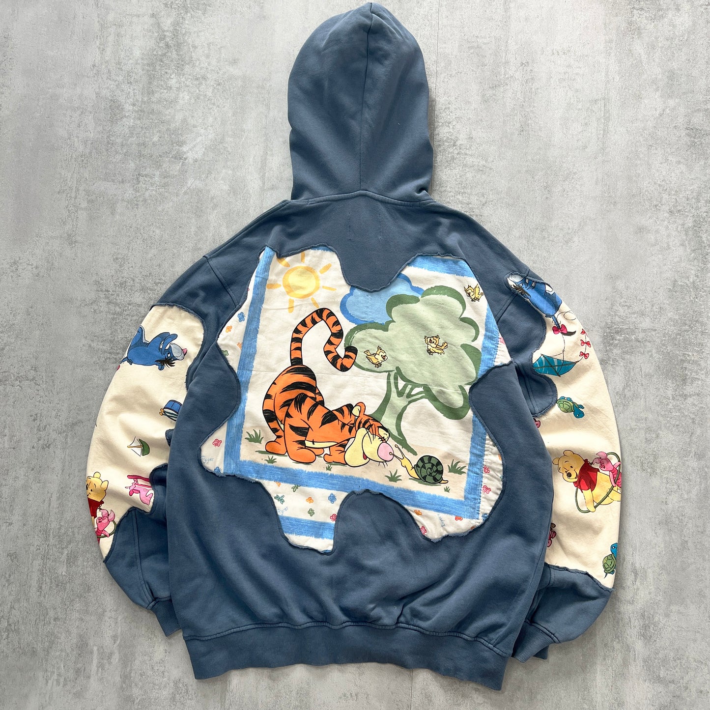 'FRIENDS FOREVER' HOODIE (L)