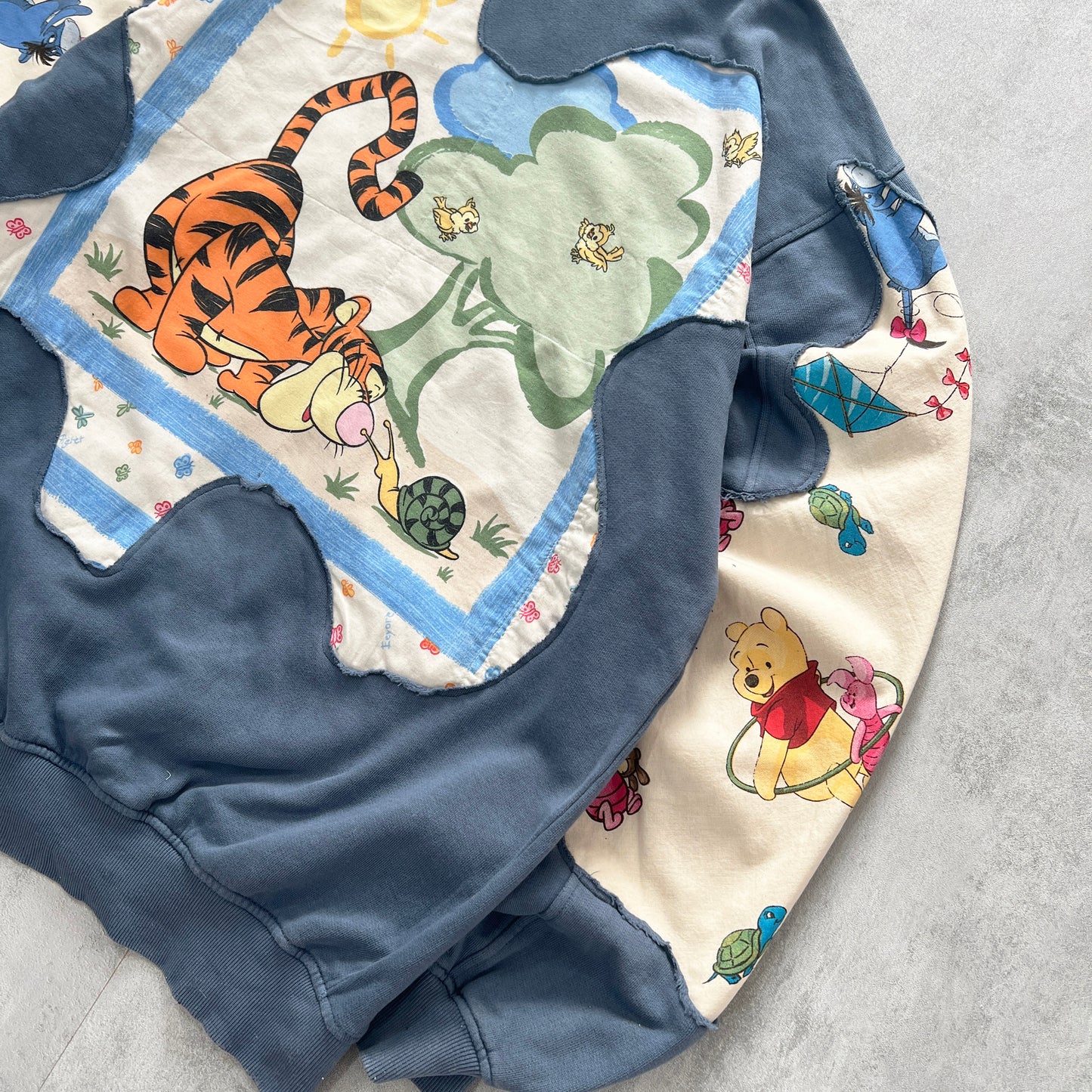 'FRIENDS FOREVER' HOODIE (L)