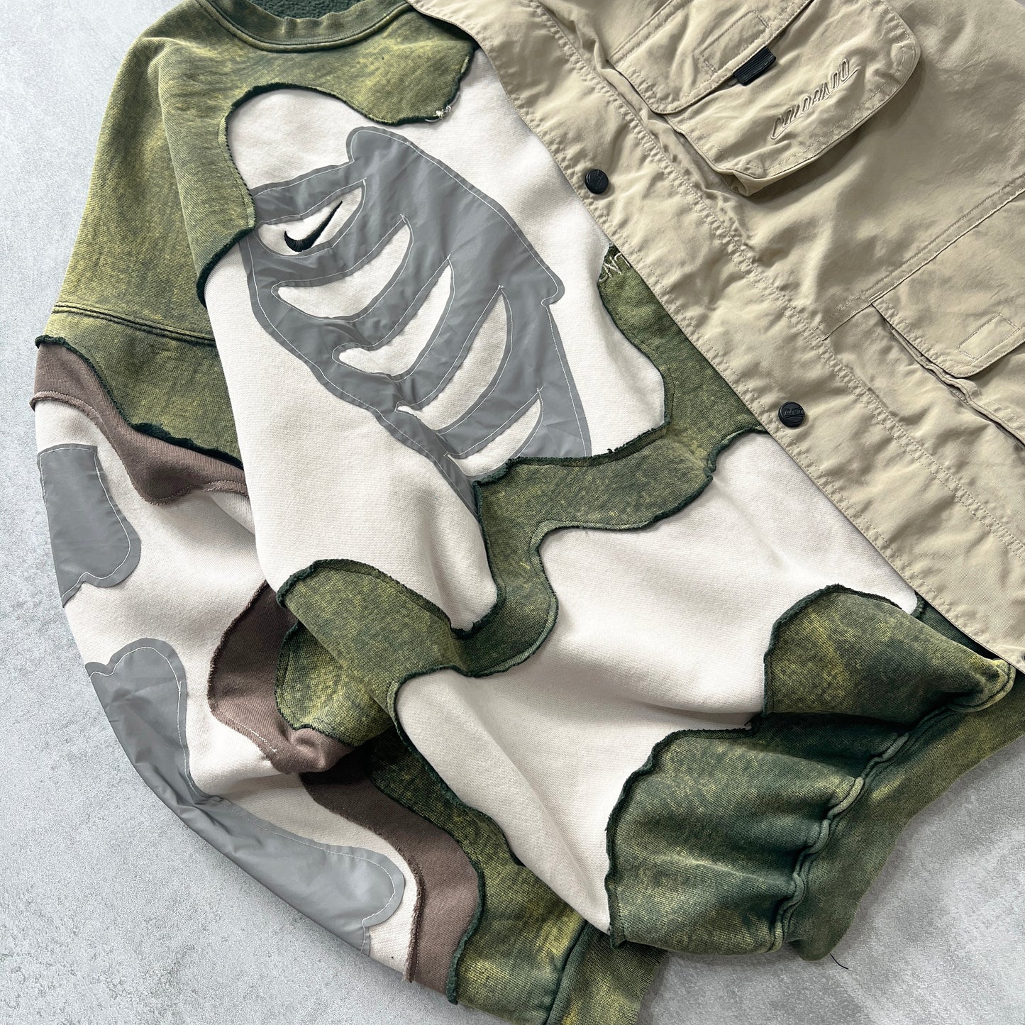 'BONES REFLECTIVE' SWEATSHIRT (L)