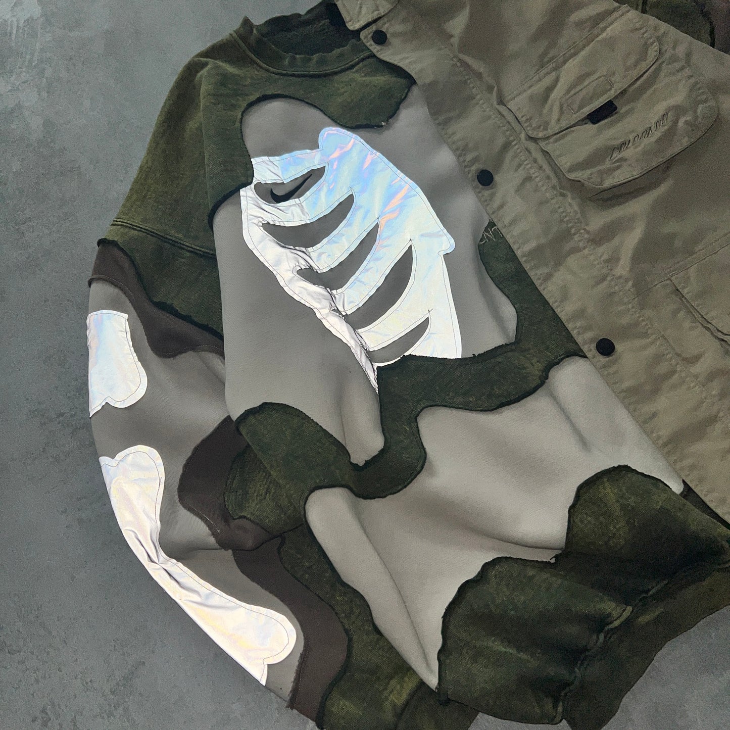 'BONES REFLECTIVE' SWEATSHIRT (L)