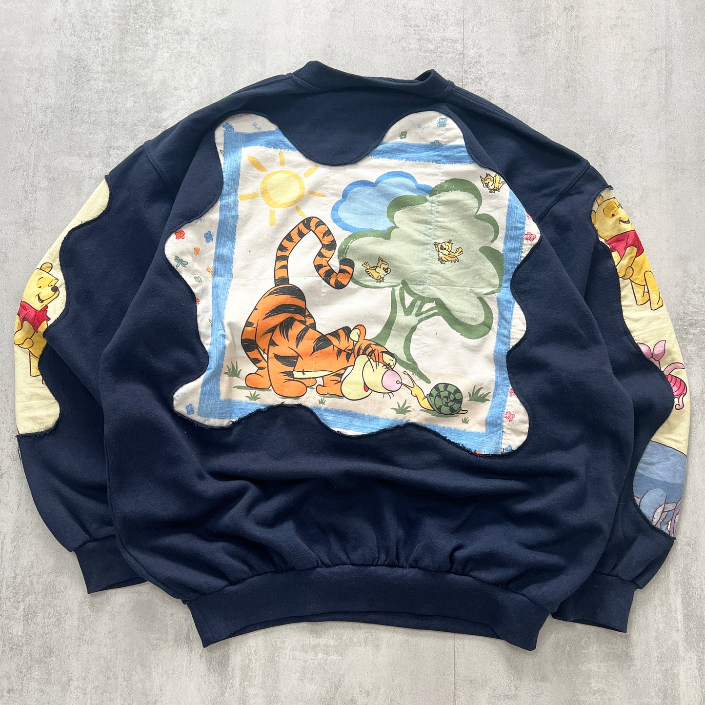 'FRIENDS FOREVER' SWEATSHIRT (XXL)