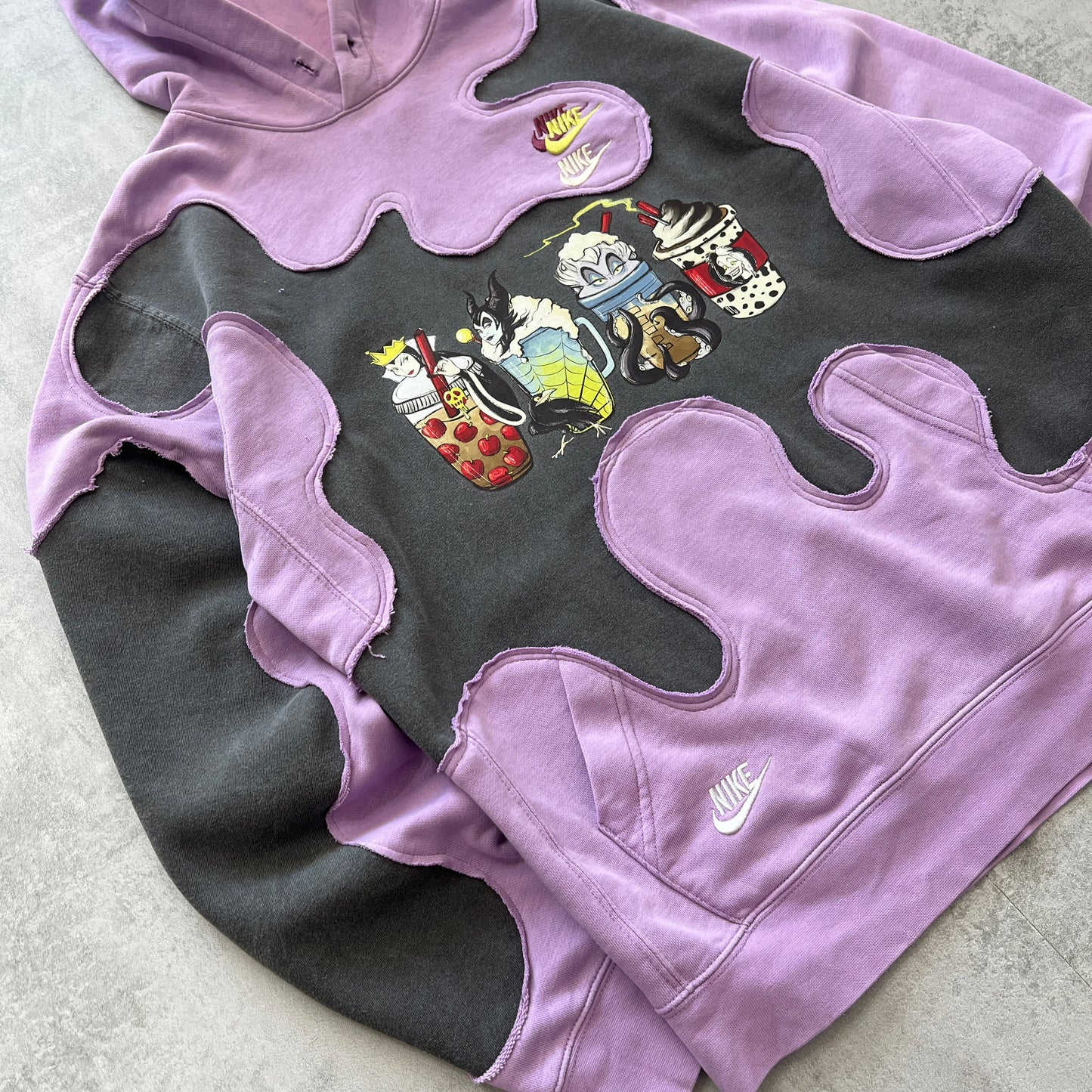 'MAGIC MIRROR ON THE WALL' HOODIE (M)