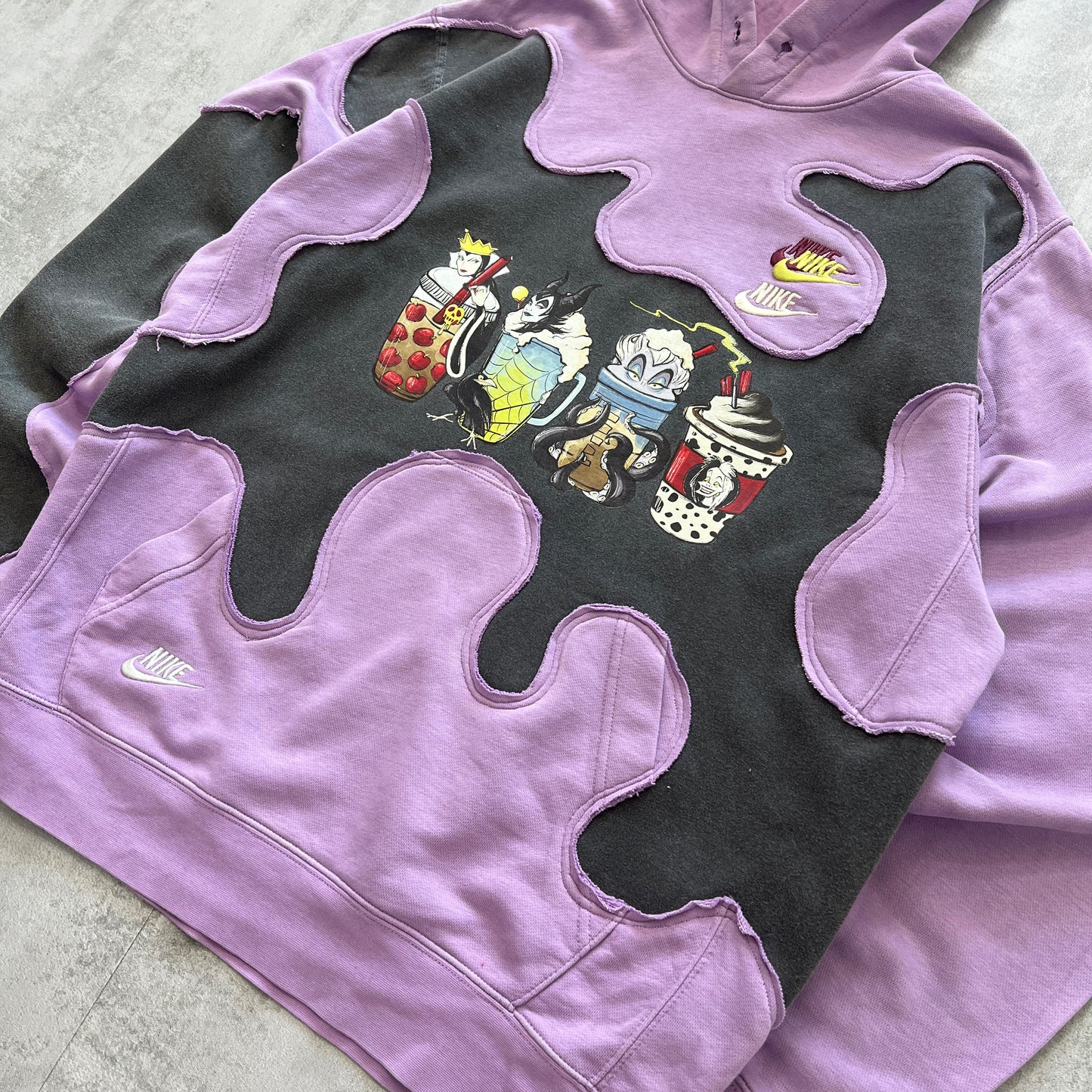 'MAGIC MIRROR ON THE WALL' HOODIE (M)