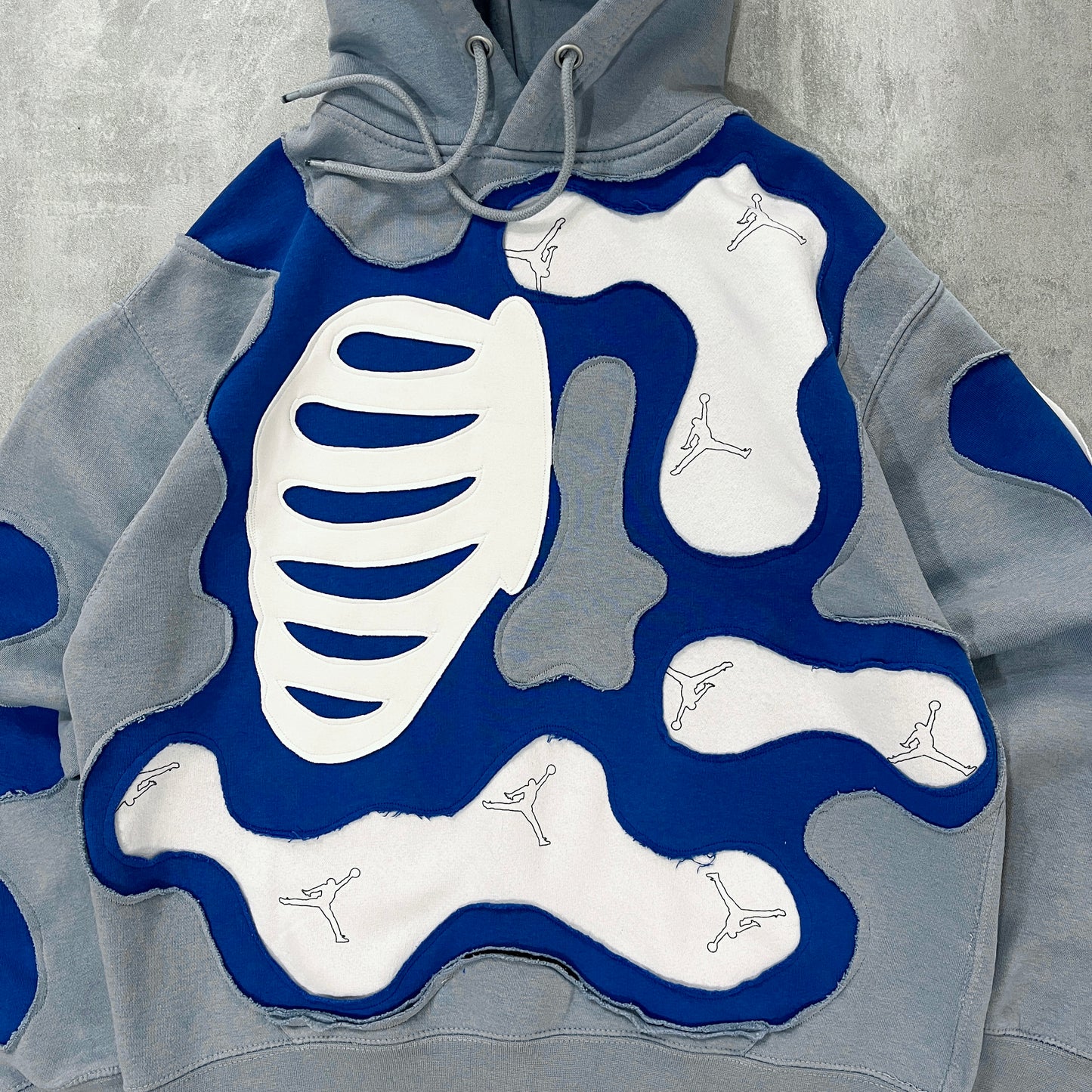 'BONES' HOODIE (S)