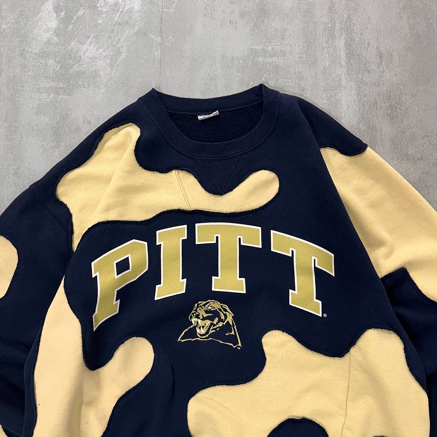 'PANTHERS' VINTAGE SWEATSHIRT (M)