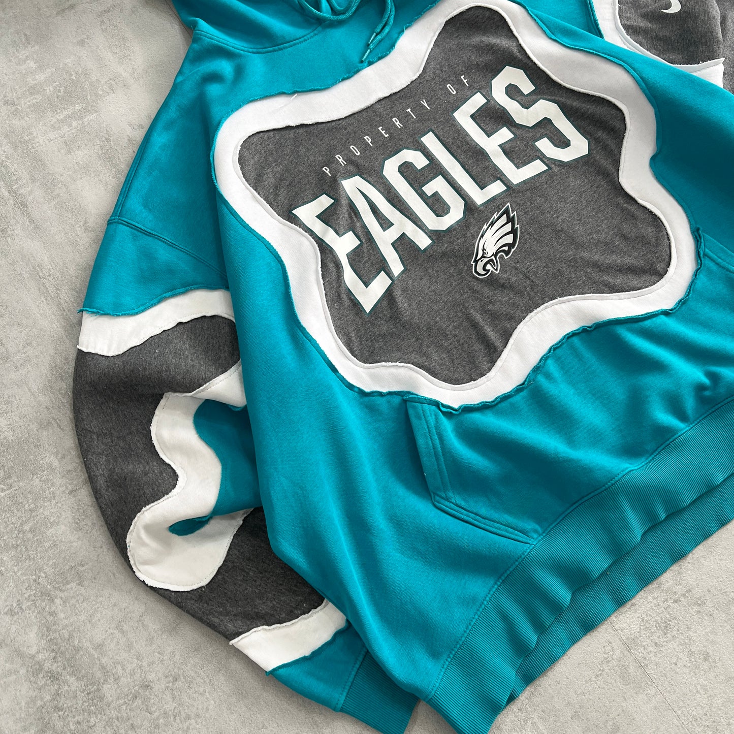 'EAGLES' HOODIE (XL)