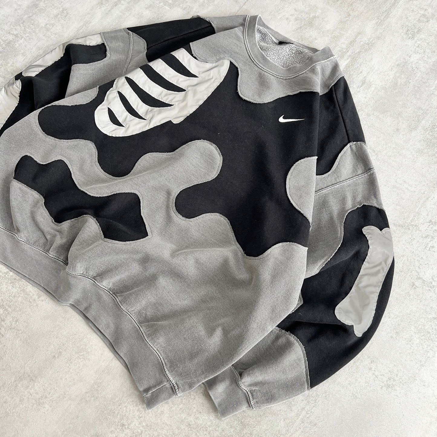 'BONES' REFLECTIVE SWEATSHIRT (XL)